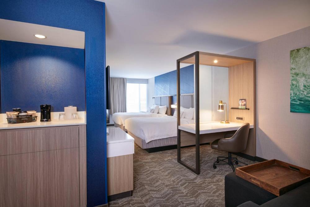 Queen Suite with Two Queen Beds, Bathtub and Trundle Sofa - Mobility Access interior